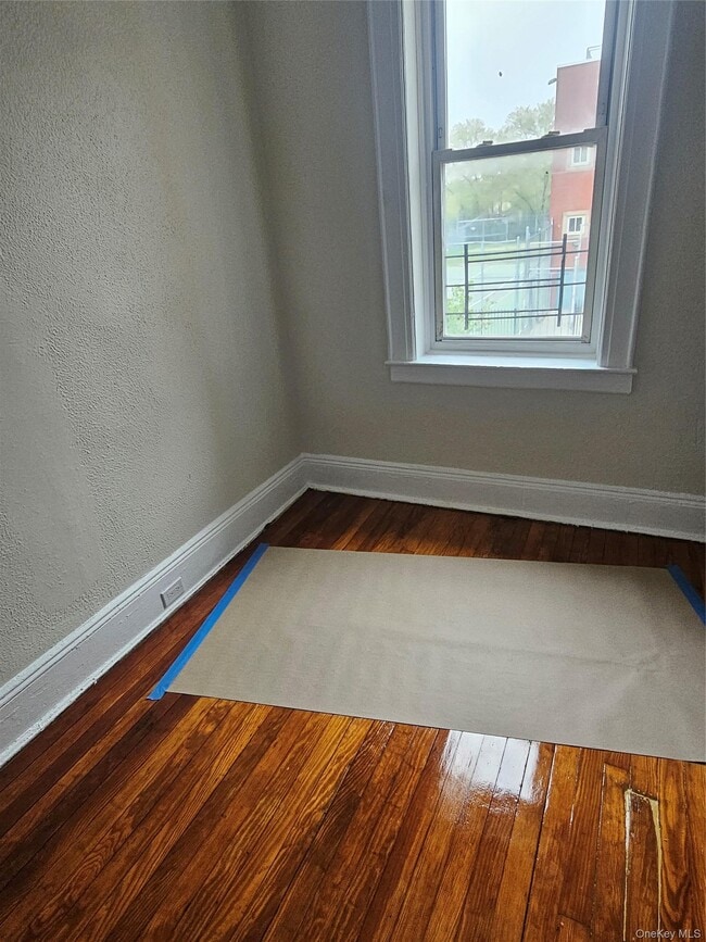 Building Photo - 399 Irving Ave