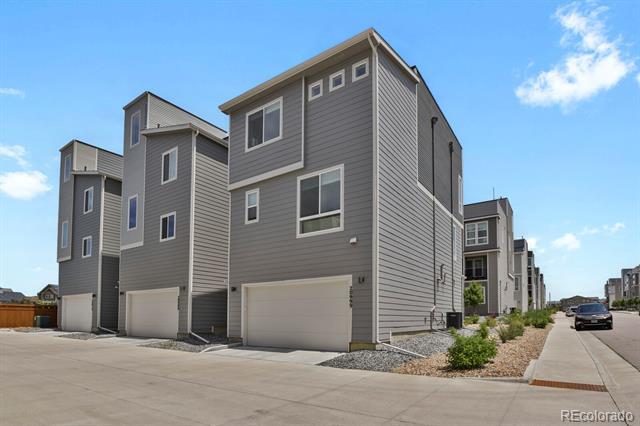 Building Photo - 20999 E Quincy Dr