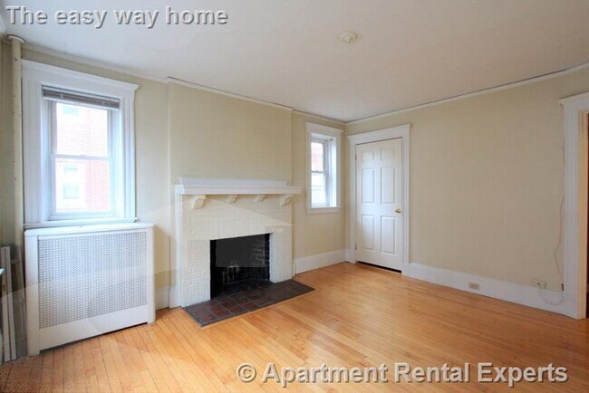 Building Photo - 8 Craigie Cir