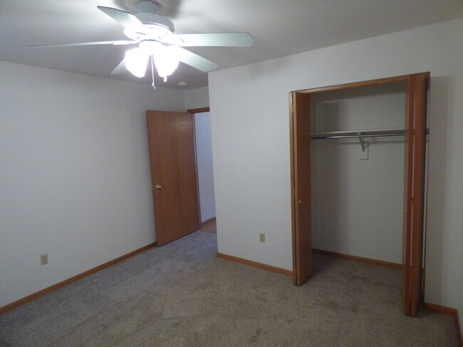 Building Photo - 2 Bedroom Townhome in Northwest Loveland