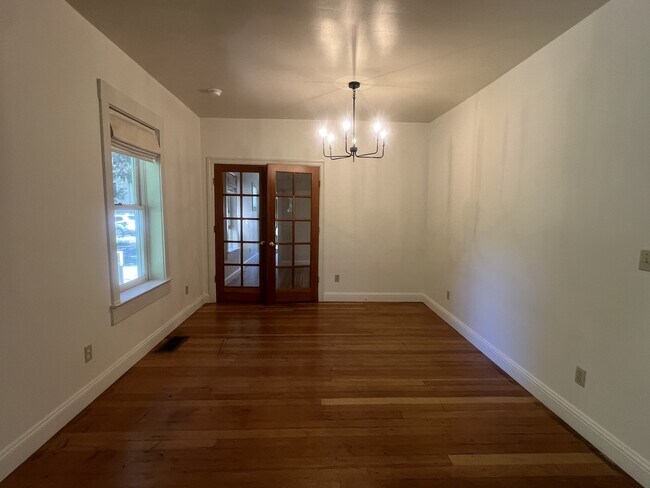 Building Photo - 228 B St