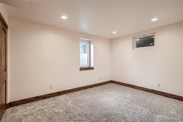 Building Photo - 810 E 85th Ave