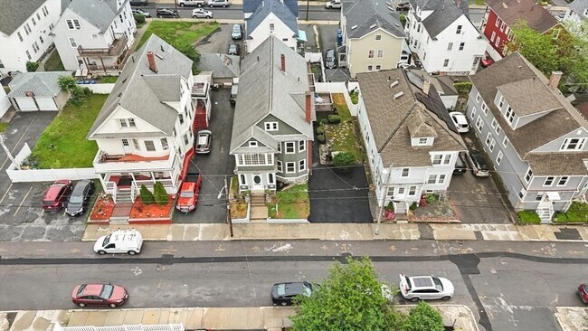 Building Photo - 69 Nesmith St