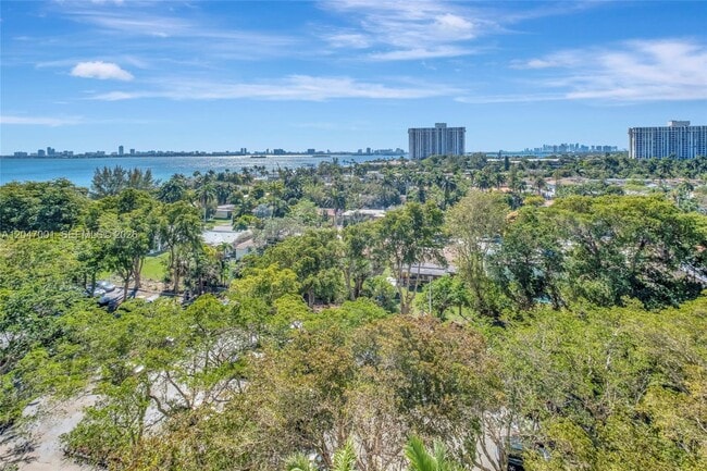 Building Photo - 11111 Biscayne Blvd