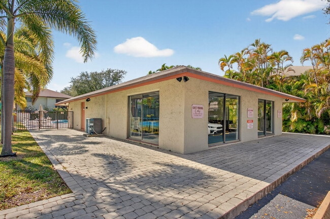 Building Photo - 1780 NE 39th Ct