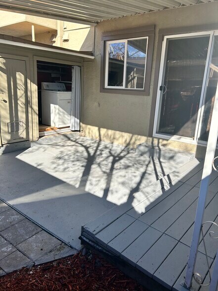 Patio with washer & dryer hookups - 1895 Landana Dr