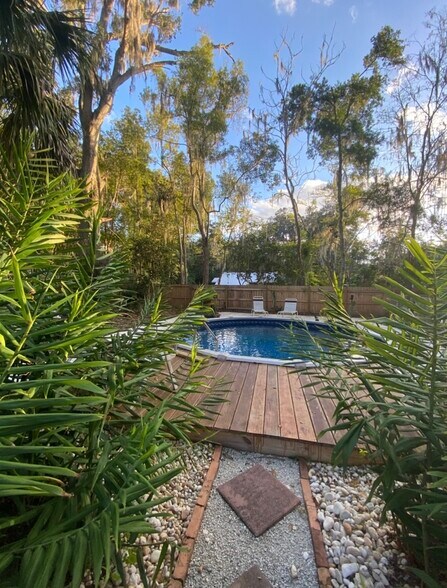 Building Photo - 915 NW 13th Ave