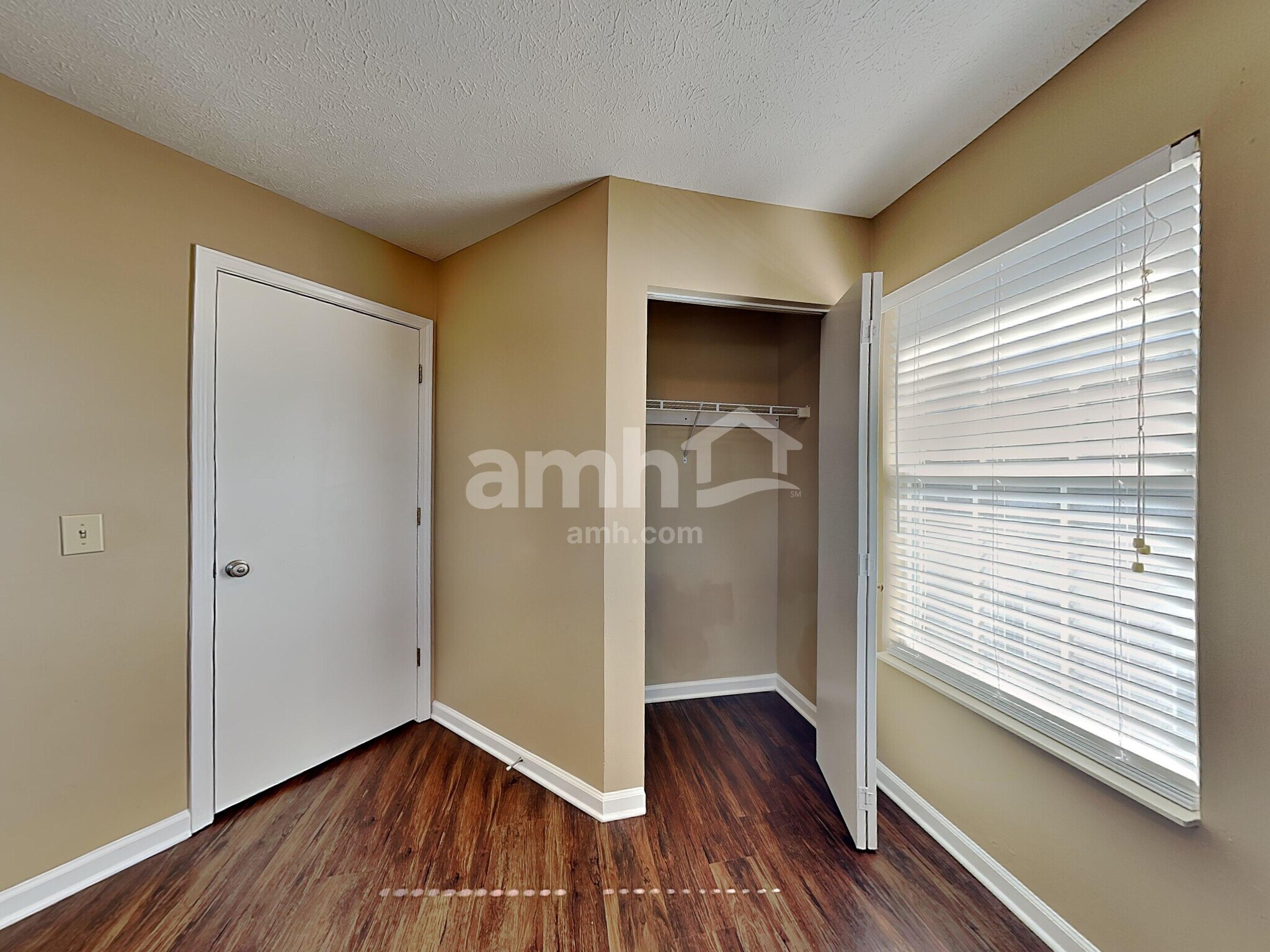 Building Photo - 2011 Lassiter Dr