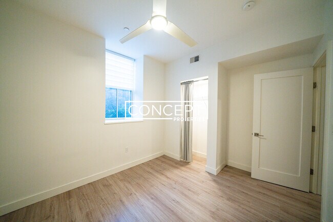 Building Photo - 1474 Tremont St