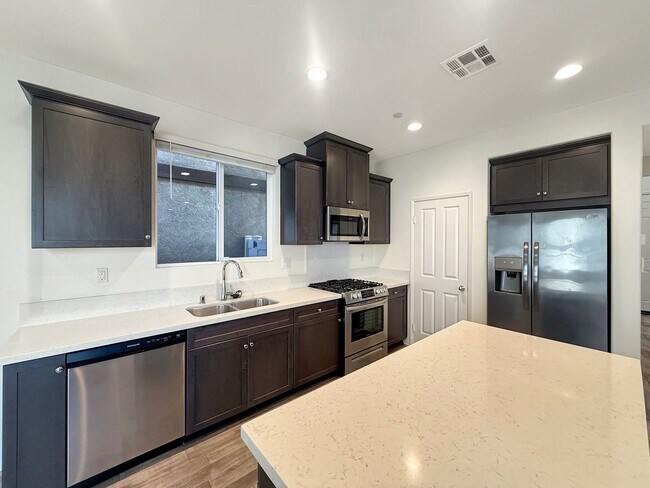 Building Photo - Stunning 3B/2.5BA Home in Murrieta for Rent!