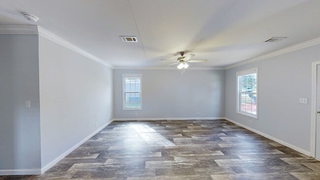 Building Photo - 3/2 Brooksville Available Now !