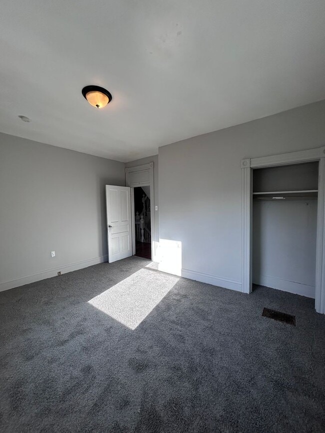 Building Photo - 3BR Single-Family Home + Office | Garage | Fresh Updates| Perrysville Avenue