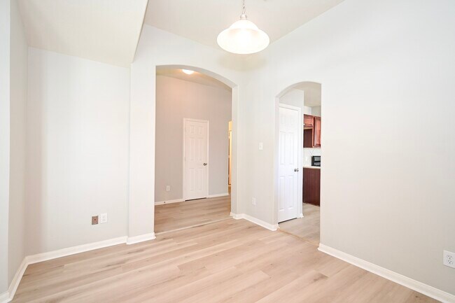 Building Photo - 3111 Myrtle Ranch Dr
