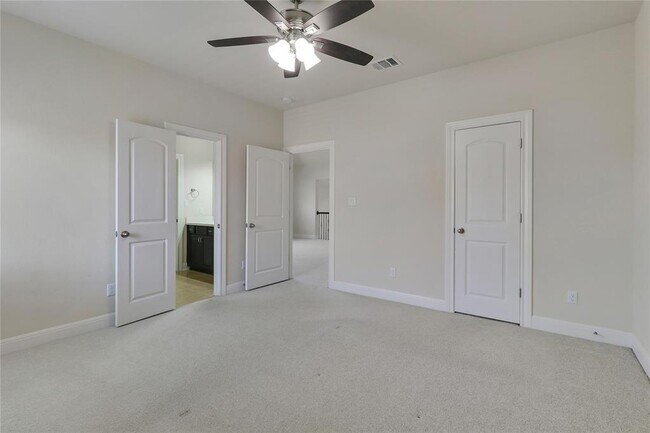 Building Photo - 3009 Silvergrass Cv
