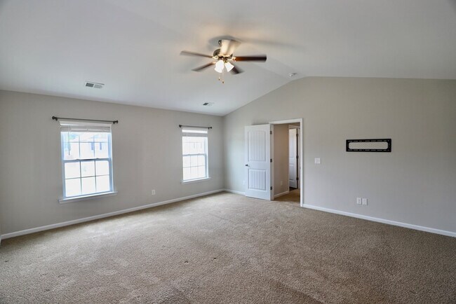 Building Photo - 3680 Moseley Dr