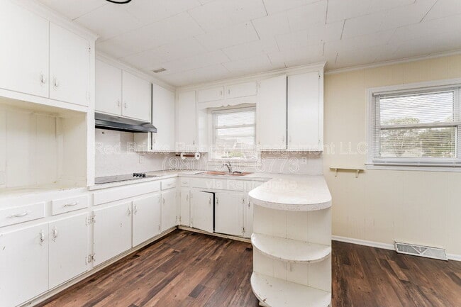 Building Photo - 14013 Eastfield Rd