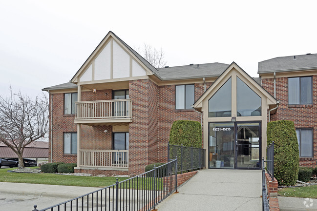 Building Photo - Balfour Condominiums