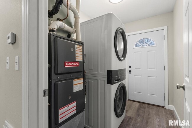 Building Photo - 3005 N Molleck Dr