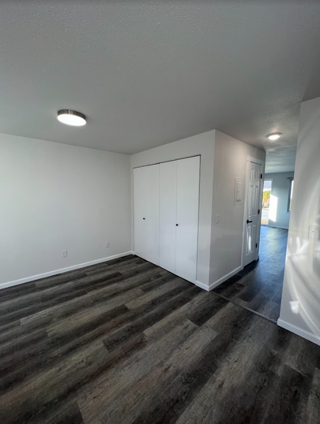 Building Photo - Town Home | Available Now!