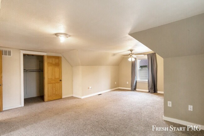 Building Photo - Spacious 4-Bedroom Home with Modern Style & Flexible Spaces