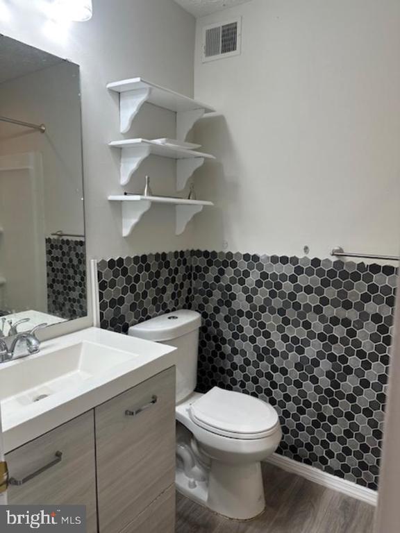 Building Photo - 2166 Commissary Cir