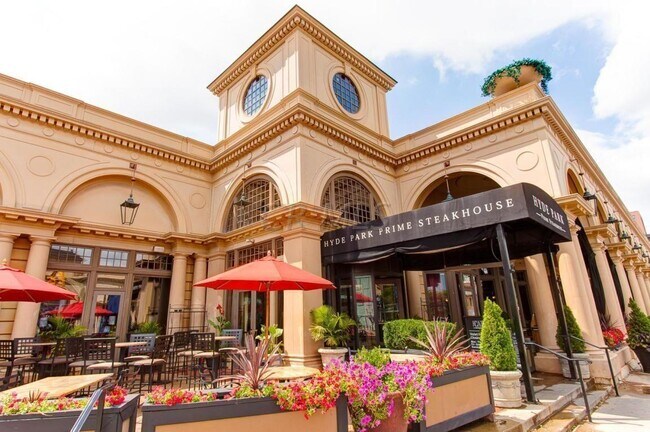 Building Photo - 854 N High St