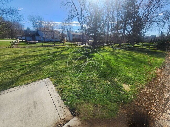 Building Photo - Sylvania Schools! Charming 3-Bedroom Ranch with Attached Garage & First-Floor Laundry