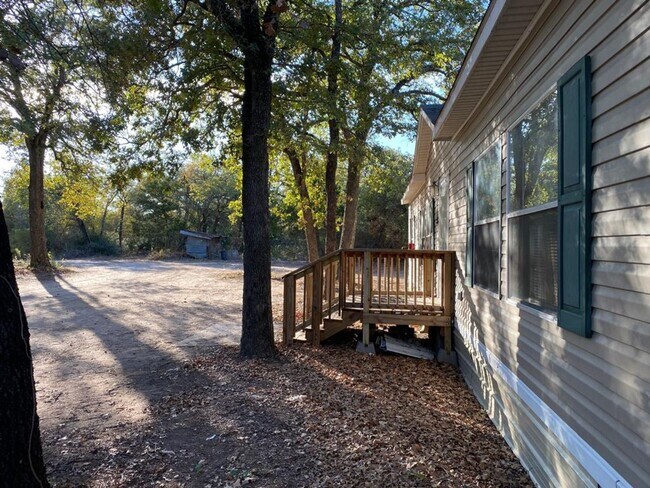 Building Photo - 8315 Burleson Manor Rd