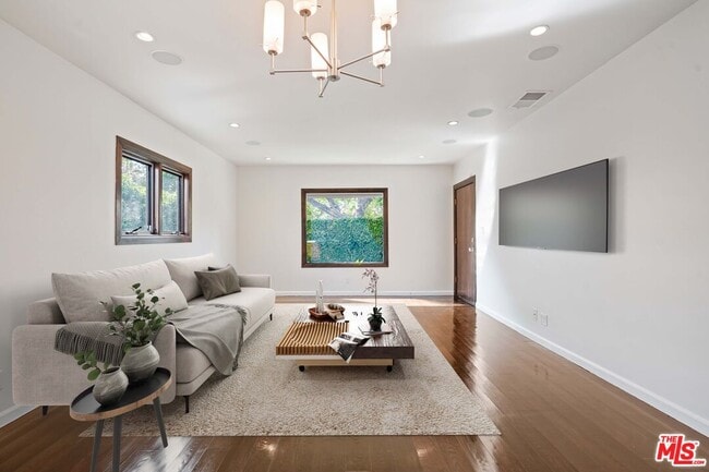 Building Photo - 458 N La Jolla Ave