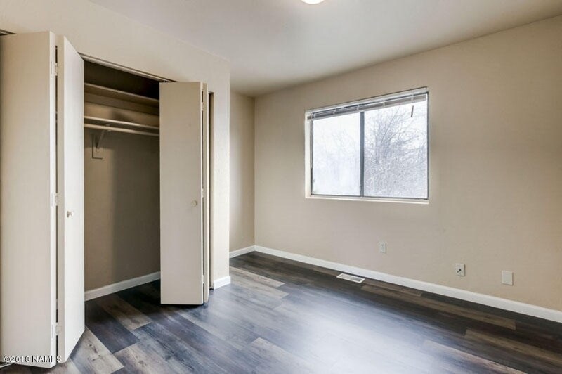 Building Photo - 10 S Florence St