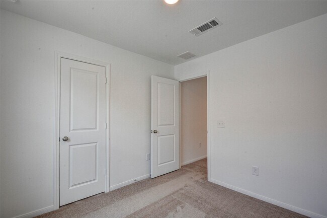 Building Photo - 16642 Teak Mantle Rd