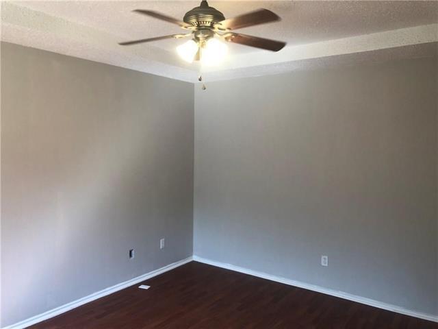 Building Photo - 702 Creekside Dr