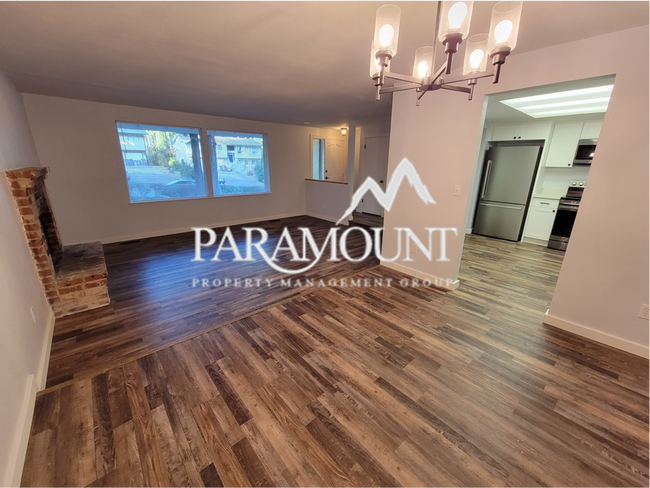 Building Photo - Cute & Fully Remodeled Home in Quiet Neighborhood!