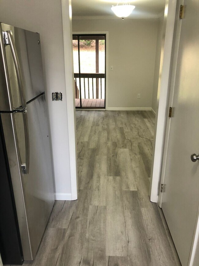 Building Photo - 2 Bed 2 Bath in Fox Fire