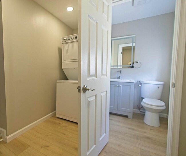 Building Photo - 1961 N Croskey St