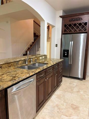Building Photo - 508 Briar Oaks Dr