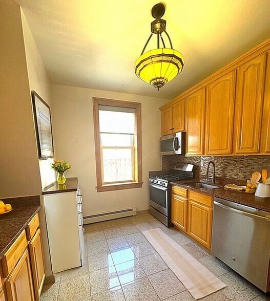 Building Photo - 4210 23rd Ave