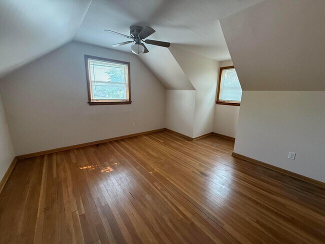 Building Photo - 4212 Beechgrove Dr