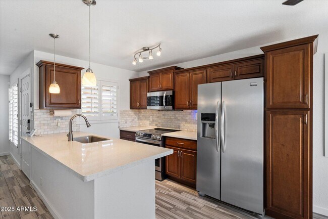 Building Photo - 521 W Hononegh Dr