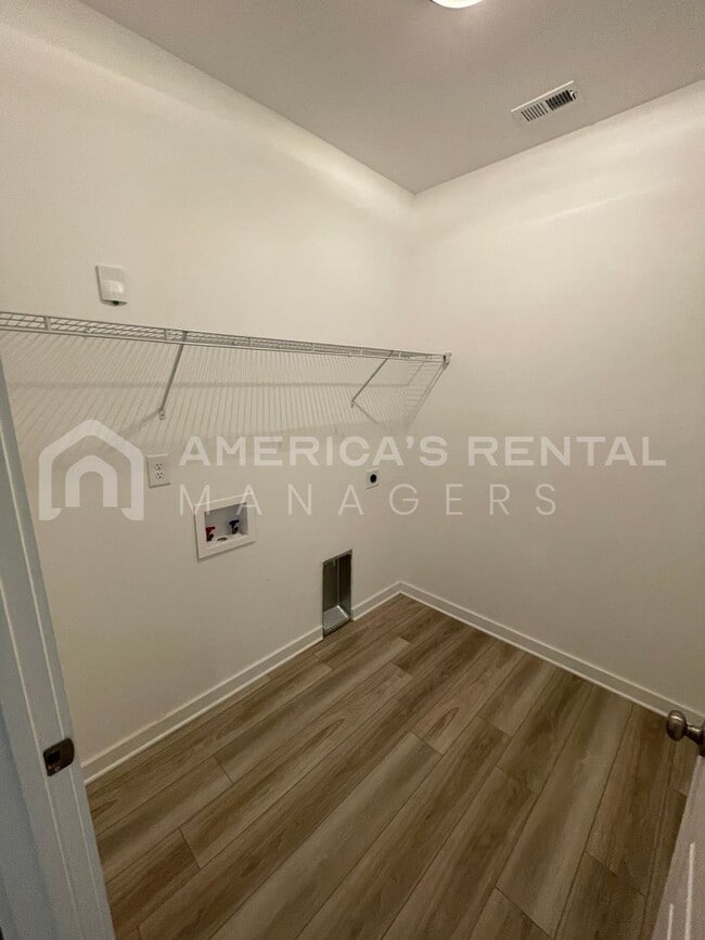 Building Photo - Roomy Home for Rent in Cullman, AL…6 Foot Privacy Fence. COMING SOON!