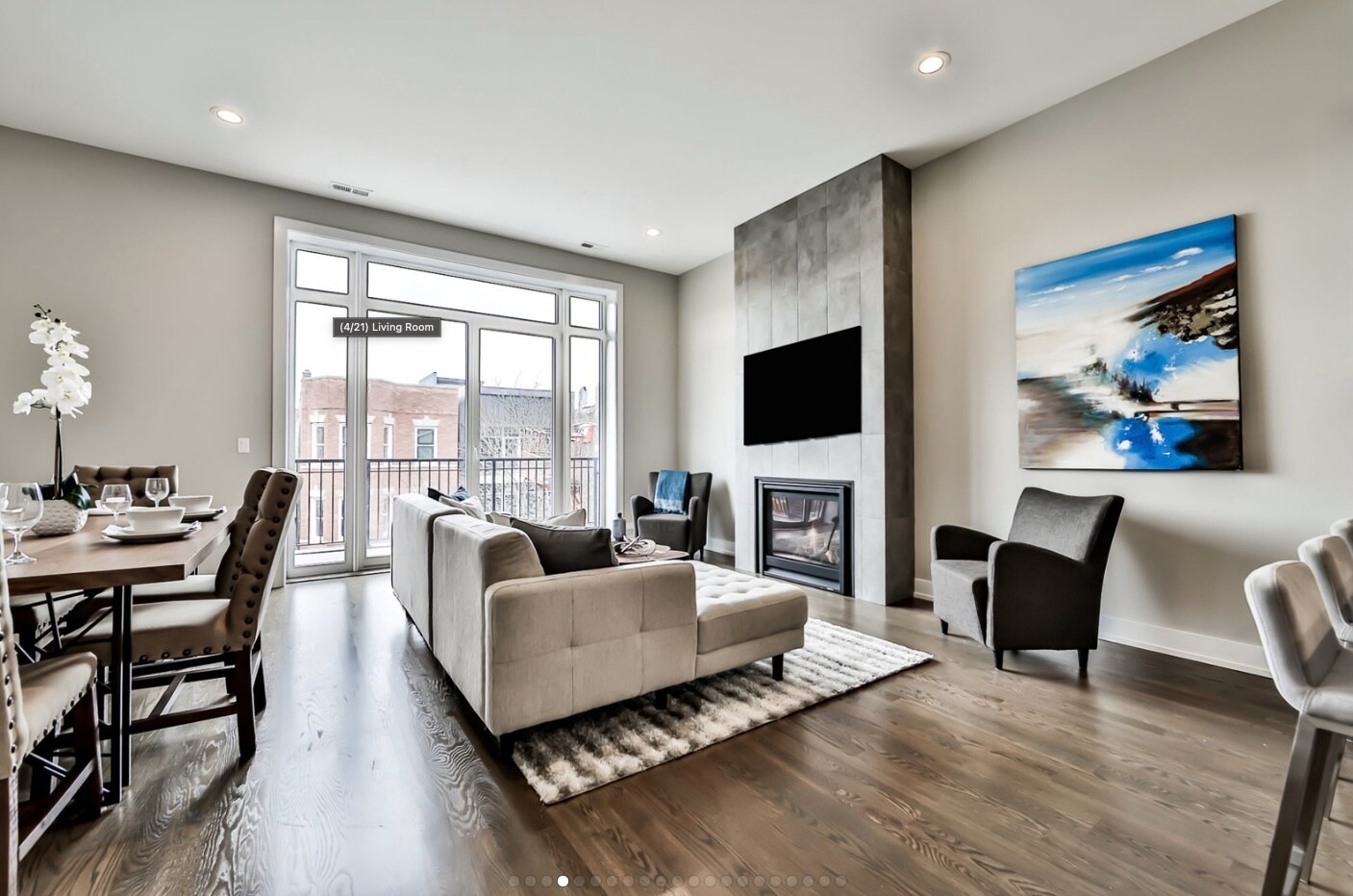 Building Photo - 815 N Paulina St