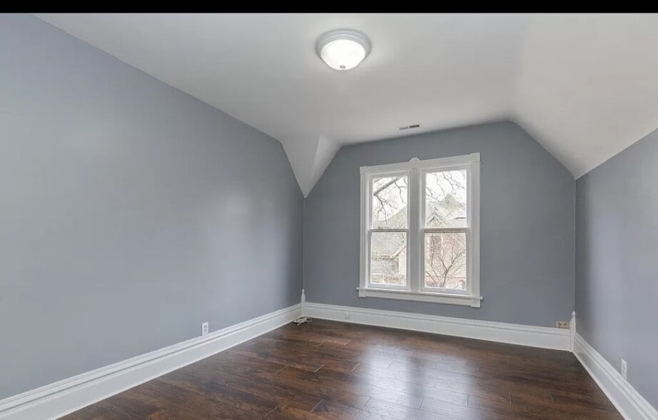 Building Photo - 105 Hill Ave