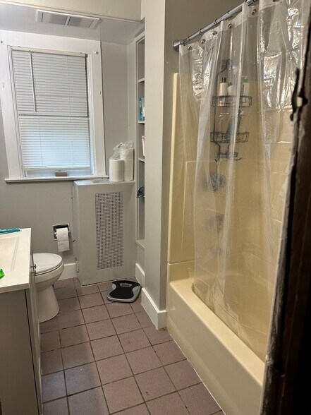 Building Photo - 302 Mitchell St