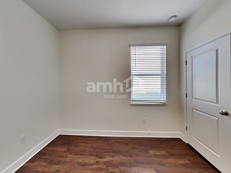 Building Photo - 2105 Saffron Walden Dr