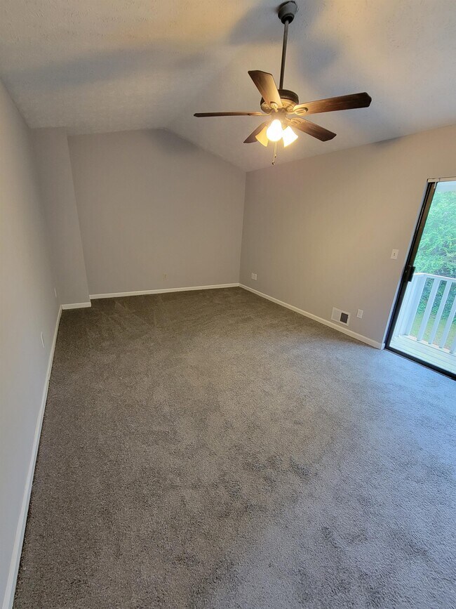 Building Photo - 180 Moonshadow Ct