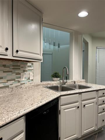 Building Photo - 3115 Royal Gable Dr
