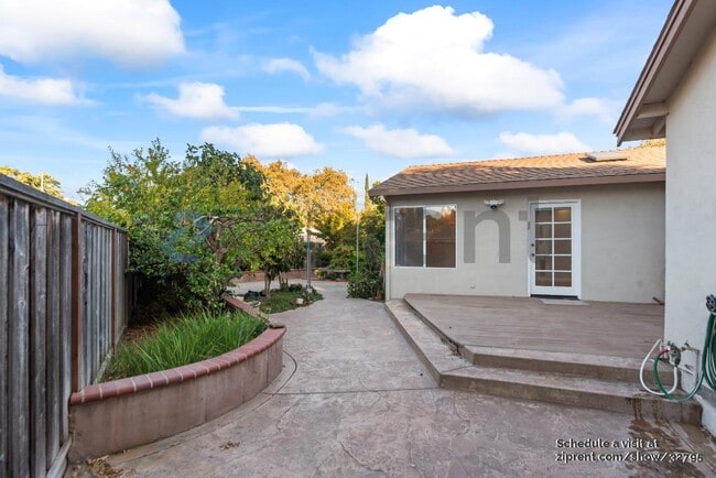 Building Photo - 34348 Atteridge Ct