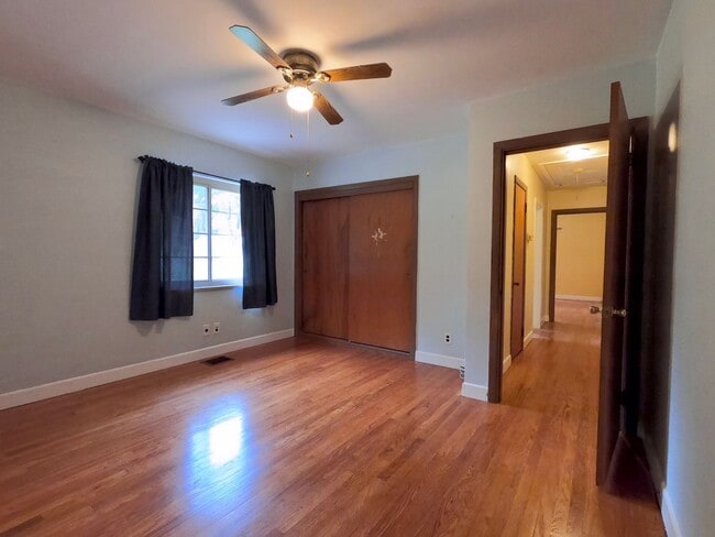 Building Photo - CHARMING STONE HOUSE IN SoKno w/ 3 BDRMS and 2 BATHS