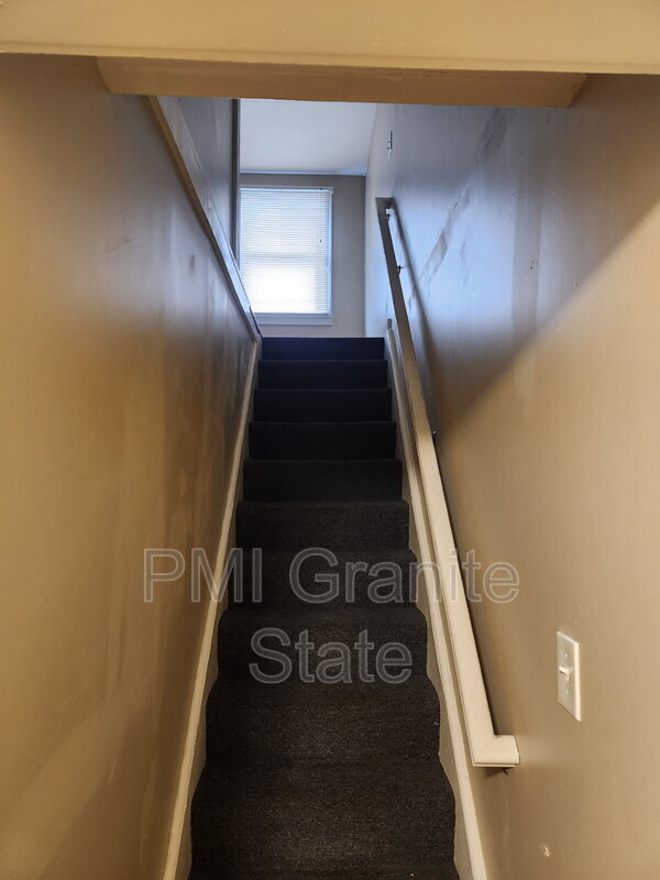 Building Photo - 61 Kinsley St