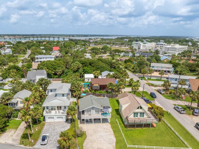 Building Photo - 108 Zamora St